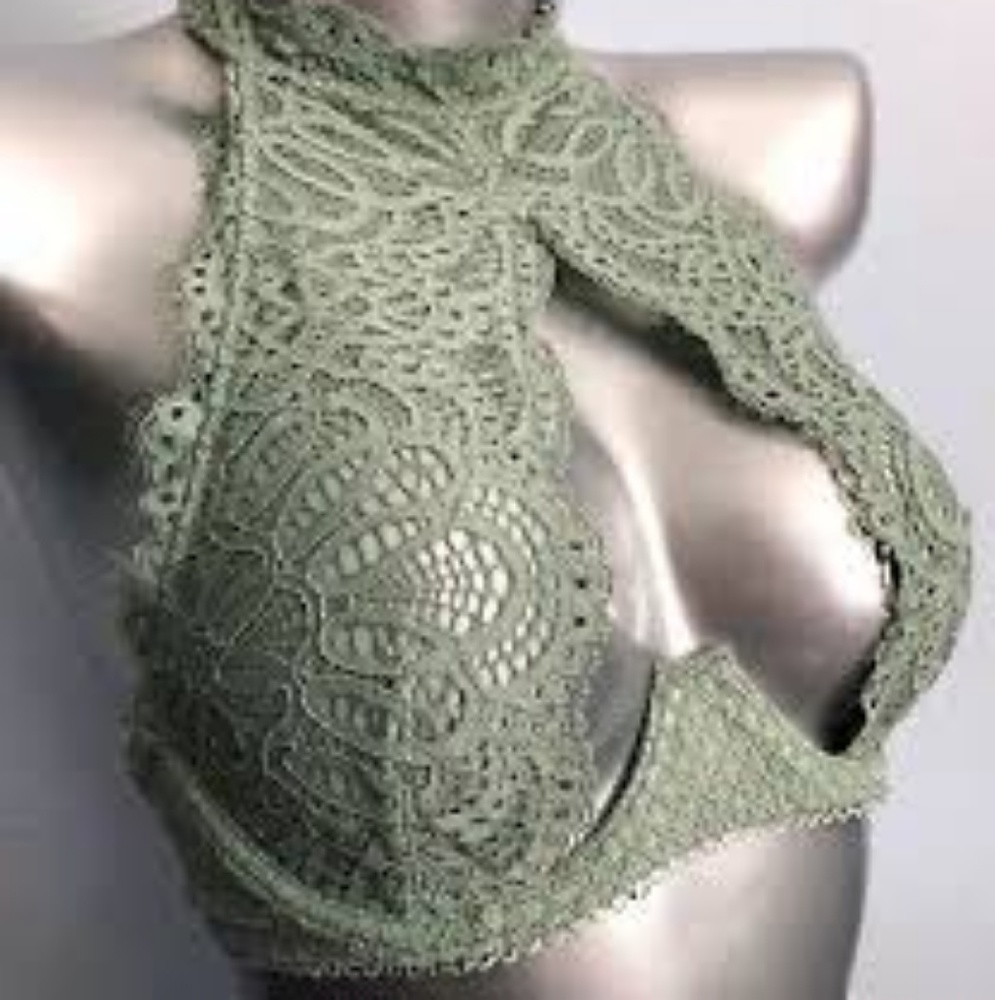 NWT VS High Neck Bra